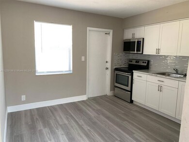 2300 Douglas St unit 4, Hollywood, FL 33020 - photo 4