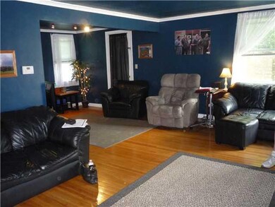 Living Room Large, comfortable livingroom with ent