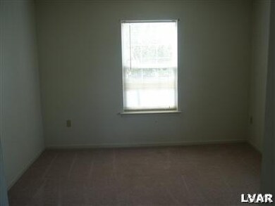 3642 Clauss Dr, Macungie, PA 18062 - photo 6