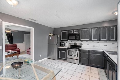 Kitchen with Dining Area - 437 Truvall S