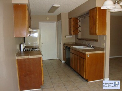 2021 Castle Gate Cir, San Marcos, TX 78666 - photo 5