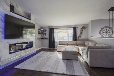 2918 Carriage Ln, Waukegan, IL 60085 - photo 4