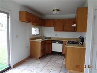 109 Bolz Rd, Carpentersville, IL 60110 - photo 3