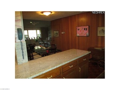 The countertop wraps around giving you a wonderful
