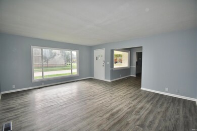 240 7th St SE, Linton, IN 47441 - photo 3