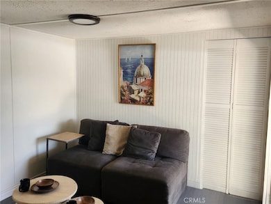 15940 Stoddard Wells Rd unit 40, Victorville, CA 92395 - photo 5