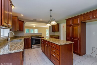 653 Commonwealth Ave, Warwick, RI 02886 - photo 6