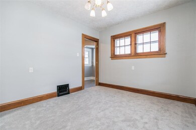 361 21st St SE, Cedar Rapids, IA 52403 - photo 7