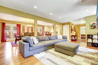 08-Family Room