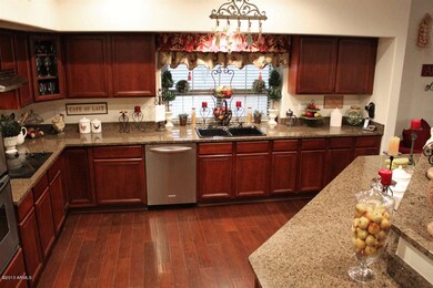 004Gourmet Kitchen