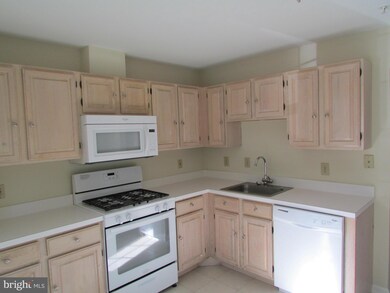 5317 Wagon Shed Cir, Owings Mills, MD 21117 - photo 5