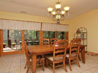 2702 Hopewell Friends Rd, Asheboro, NC 27205 - photo 5