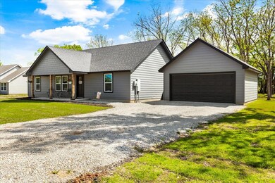 412 Pecan Tree Ct, Poolville, TX 76487 - photo 3