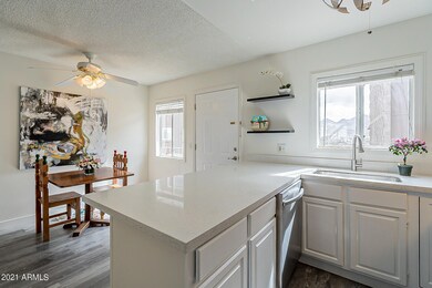 1057 E Butler Dr unit 2B, Phoenix, AZ 85020 - photo 3