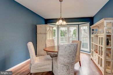 5701 Hampton Forest Way, Fairfax, VA 22030 - photo 3