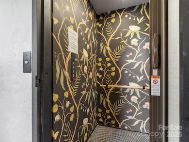 5 Town Square unit 204, Burnsville, NC 28714 - photo 3