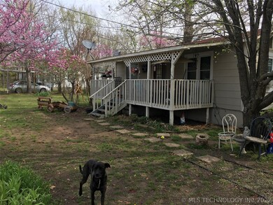 1704 NE 4th St, Henryetta, OK 74437 - photo 2