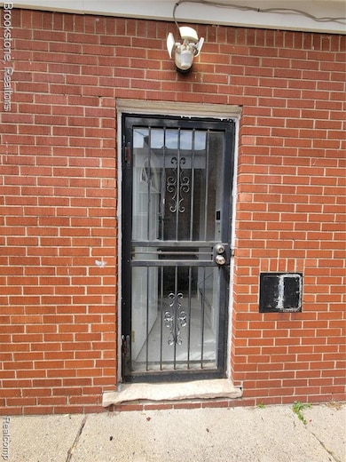 Side door