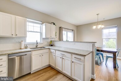 5035 Kimi Gray Ct SE, Washington, DC 20019 - photo 5