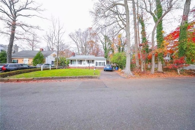 267 Edinboro Rd, Staten Island, NY 10306 - photo 5