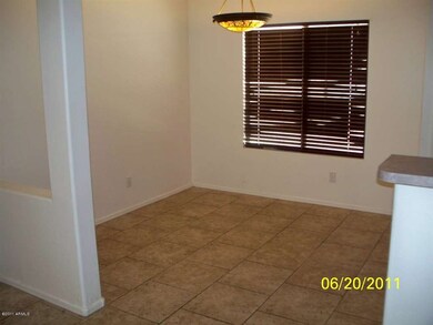 KITCHEN EATING AREA