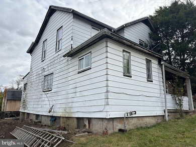 615 Walker Rd, Elizabeth, PA 15037 - photo 5