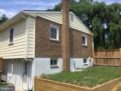 9003 Phyllis Dr, Clinton, MD 20735 - photo 4