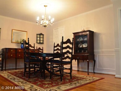 10786 Brewer House Rd, Rockville, MD 20852 - photo 3