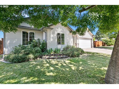 1038 Diamond St, Springfield, OR 97477 - photo 2