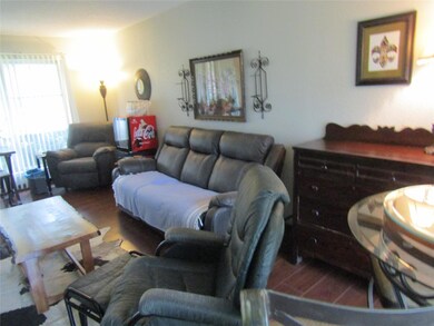 453 Circleview Dr S, Hurst, TX 76054 - photo 3