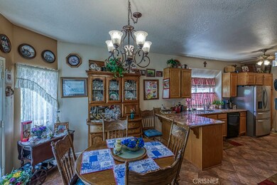 28450 Evergreen Ln, Santa Clarita, CA 91390 - photo 7