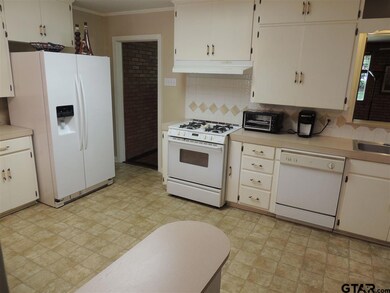 1916 1916 S Sneed, Tyler, TX 75701 - photo 5