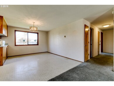 31563 Coburg Bottom Loop Rd, Eugene, OR 97408 - photo 7