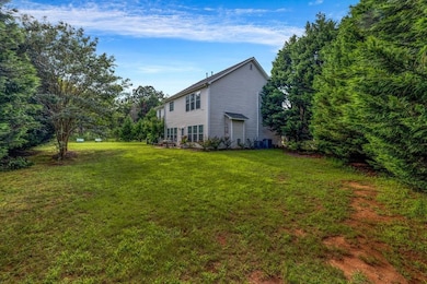 View of grassy yard