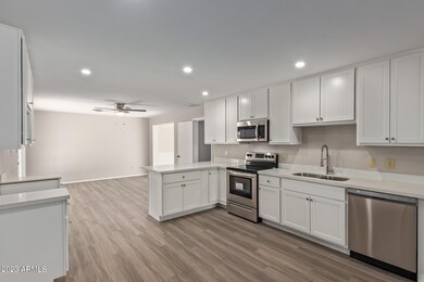 8214 N 39TH AVE, Phoenix, AZ 85051