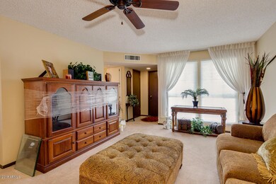 9902 W Palmeras Dr, Sun City, AZ 85373 - photo 7