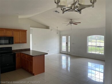 472 Lake Gloria Dr, Lake Placid, FL 33852 - photo 4