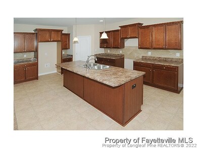 Large Kitchen with Island!
