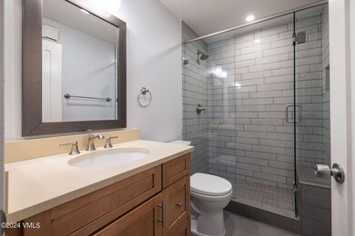 seasons_424_interior_bath02