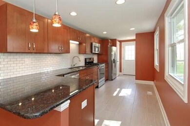 137 Pecos Cir, Carpentersville, IL 60110 - photo 4