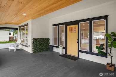 400+sqft covered front porch