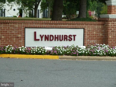 3860 Lyndhurst Dr unit 101, Fairfax, VA 22031 - photo 4