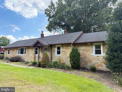 5865 Websters Way, Manassas, VA 20112 - photo 2