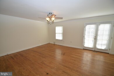 6453 Shannon Station Ct, Springfield, VA 22152 - photo 3