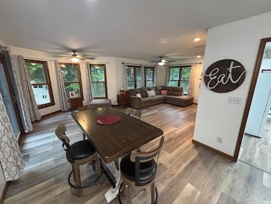 1015 N Honeysuckle Ln, Vincennes, IN 47591 - photo 4