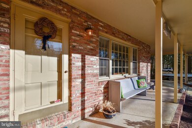 325 Hillsmere Dr, Annapolis, MD 21403 - photo 2