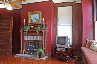 Den View 2 - Window seat