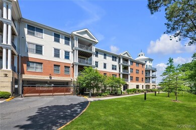 View of apartment building / complex