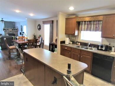 1504 Flanders Ln unit TRLR A, Harwood, MD 20776 - photo 3