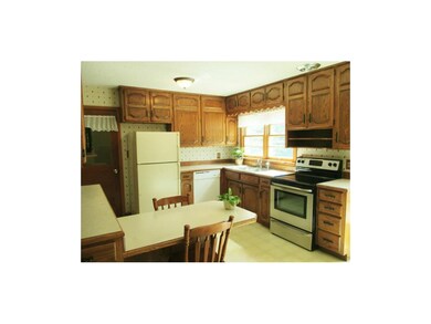 PERFECT KITCHEN WITH SOLID OAK CABINETS AND BUILT-